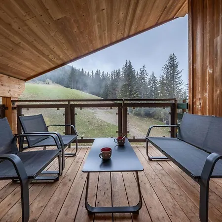 Cozy Penthouse With View & Parking
